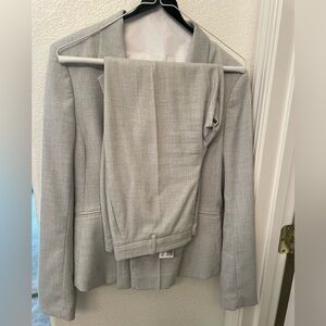 H&M - 2 piece women pant suit size US 8